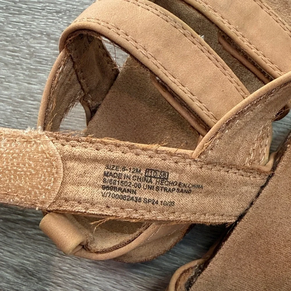 Baby GAP tan baby sandals